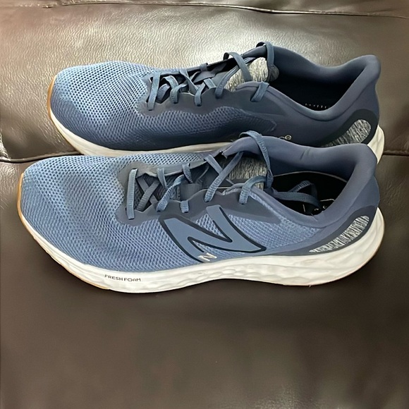 Men’s New Balance Shoes - Picture 2 of 9